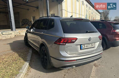 Внедорожник / Кроссовер Volkswagen Tiguan 2019 в 
