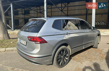 Внедорожник / Кроссовер Volkswagen Tiguan 2019 в 