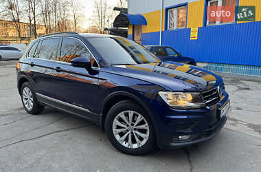 Внедорожник / Кроссовер Volkswagen Tiguan 2018 в 