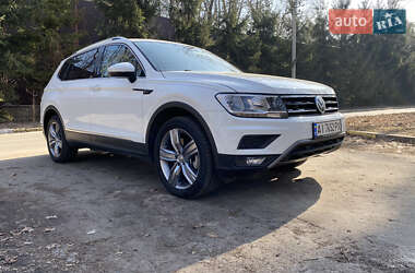 Позашляховик / Кросовер Volkswagen Tiguan 2020 в Києві