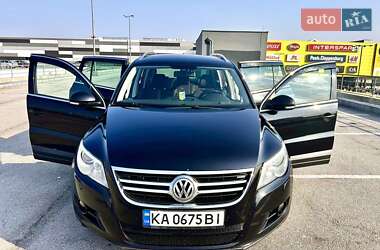 Позашляховик / Кросовер Volkswagen Tiguan 2010 в Києві