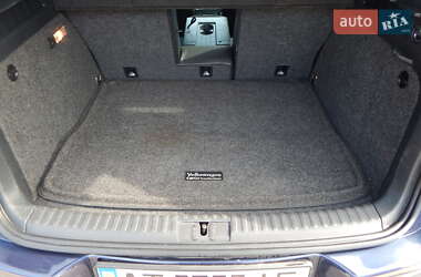 Внедорожник / Кроссовер Volkswagen Tiguan 2015 в 