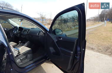 Внедорожник / Кроссовер Volkswagen Tiguan 2015 в 