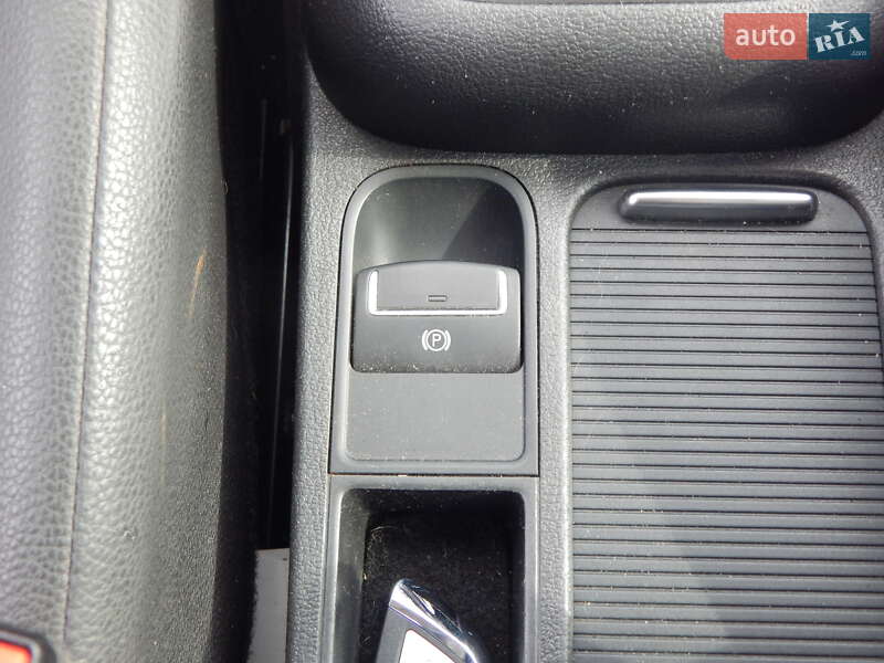 Внедорожник / Кроссовер Volkswagen Tiguan 2015 в Калуше