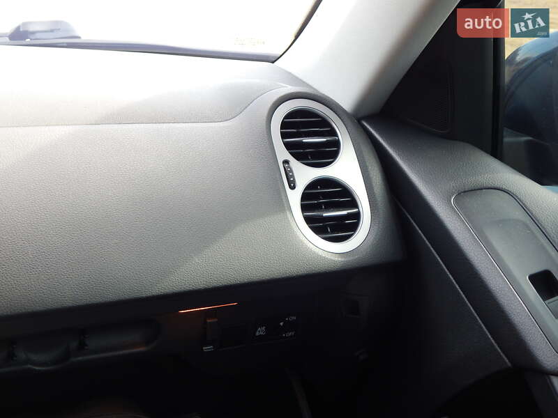 Внедорожник / Кроссовер Volkswagen Tiguan 2015 в Калуше