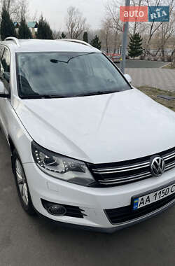 Позашляховик / Кросовер Volkswagen Tiguan 2011 в Києві