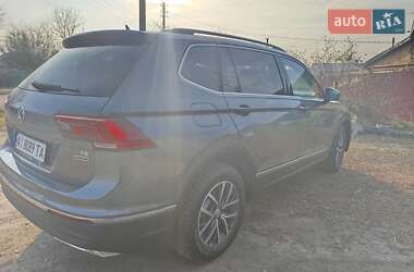 Внедорожник / Кроссовер Volkswagen Tiguan 2018 в 