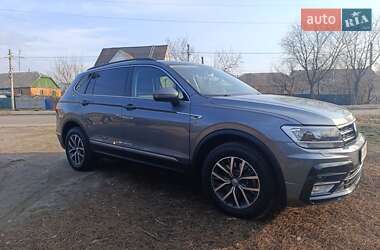 Внедорожник / Кроссовер Volkswagen Tiguan 2018 в 