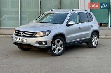 Внедорожник / Кроссовер Volkswagen Tiguan 2011 в Киеве