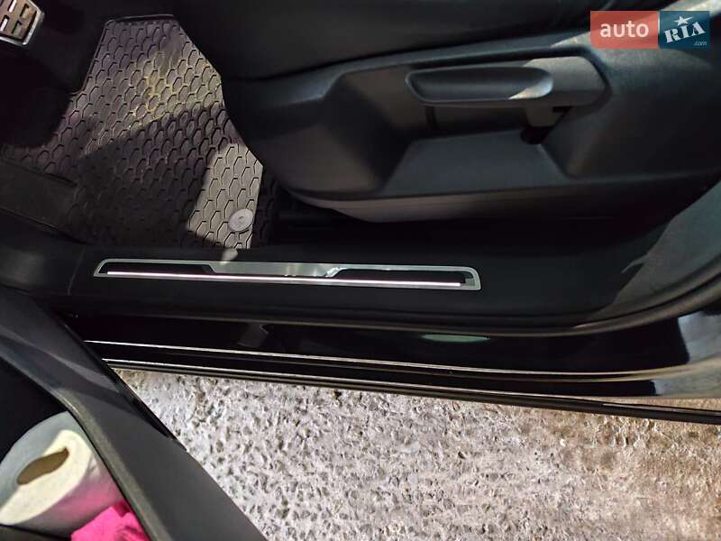 Внедорожник / Кроссовер Volkswagen Tiguan 2018 в Хмельницком