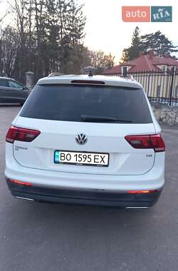 Внедорожник / Кроссовер Volkswagen Tiguan 2018 в 