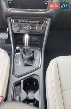 Внедорожник / Кроссовер Volkswagen Tiguan 2018 в 