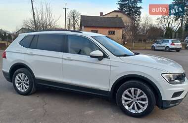 Внедорожник / Кроссовер Volkswagen Tiguan 2018 в 
