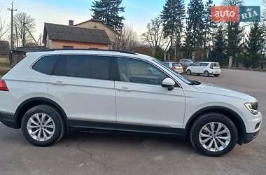 Внедорожник / Кроссовер Volkswagen Tiguan 2018 в 