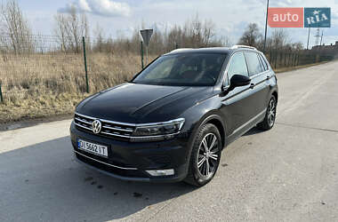 Внедорожник / Кроссовер Volkswagen Tiguan 2016 в Коростене