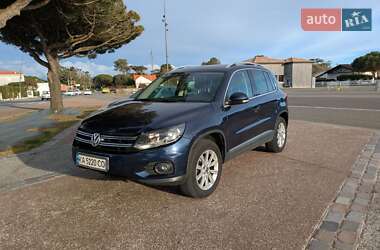 Внедорожник / Кроссовер Volkswagen Tiguan 2011 в 
