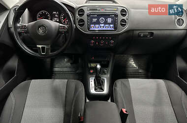 Внедорожник / Кроссовер Volkswagen Tiguan 2015 в 