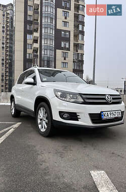 Позашляховик / Кросовер Volkswagen Tiguan 2015 в Києві