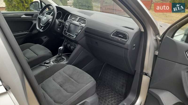 Внедорожник / Кроссовер Volkswagen Tiguan 2016 в Виннице