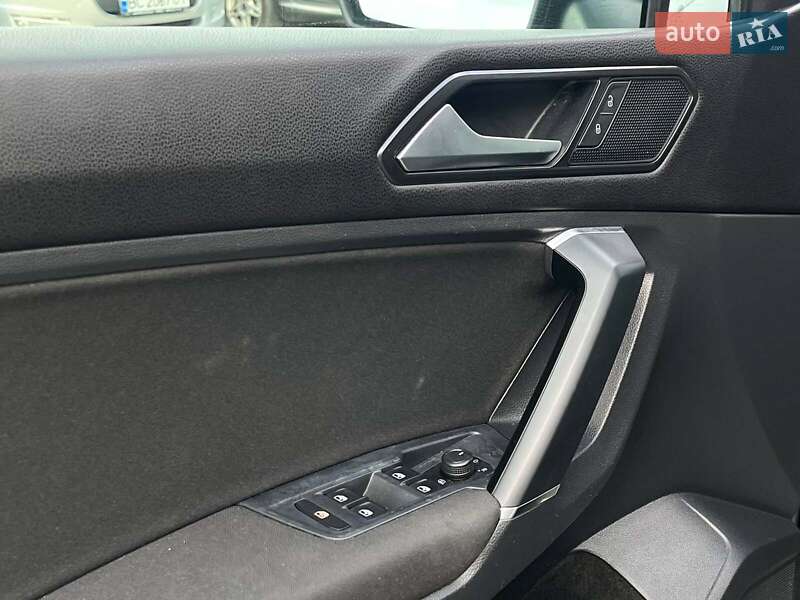 Внедорожник / Кроссовер Volkswagen Tiguan 2018 в Львове