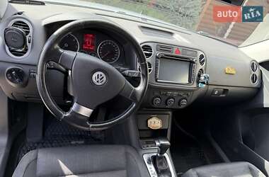 Позашляховик / Кросовер Volkswagen Tiguan 2009 в 
