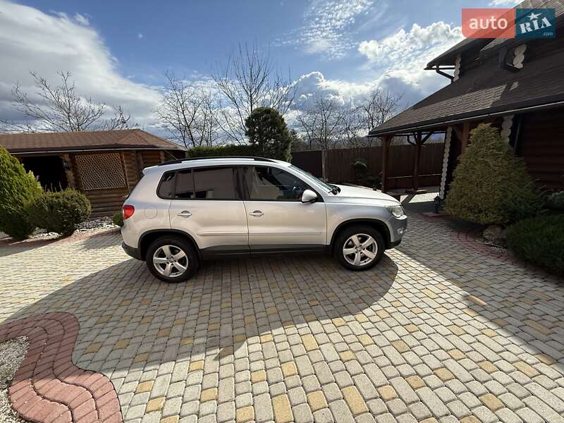 Внедорожник / Кроссовер Volkswagen Tiguan 2009 в Тячеве