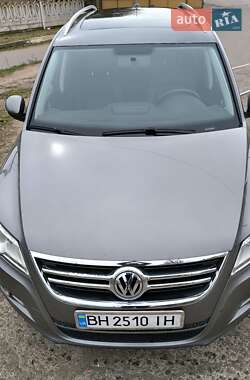 Внедорожник / Кроссовер Volkswagen Tiguan 2011 в 