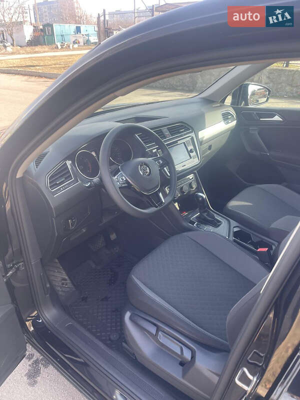 Внедорожник / Кроссовер Volkswagen Tiguan 2017 в Запорожье