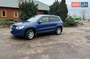 Внедорожник / Кроссовер Volkswagen Tiguan 2011 в Житомире