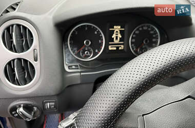 Внедорожник / Кроссовер Volkswagen Tiguan 2011 в 
