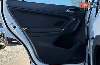 Внедорожник / Кроссовер Volkswagen Tiguan 2018 в 