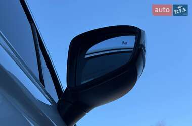 Внедорожник / Кроссовер Volkswagen Tiguan 2018 в 