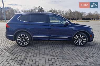 Внедорожник / Кроссовер Volkswagen Tiguan 2021 в 