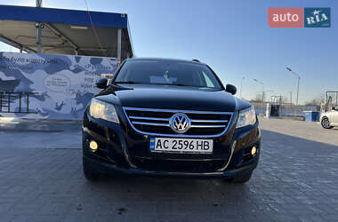 Позашляховик / Кросовер Volkswagen Tiguan 2011 в 