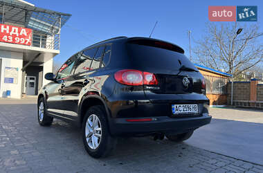 Позашляховик / Кросовер Volkswagen Tiguan 2011 в 