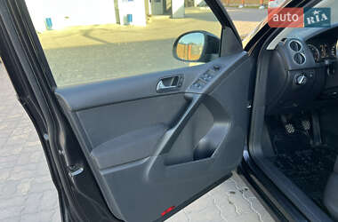 Позашляховик / Кросовер Volkswagen Tiguan 2011 в 