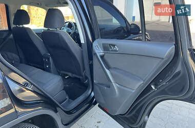 Позашляховик / Кросовер Volkswagen Tiguan 2011 в 