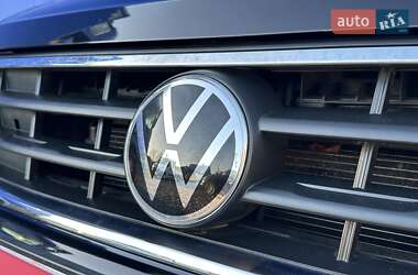 Внедорожник / Кроссовер Volkswagen Tiguan 2021 в 
