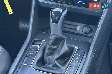 Внедорожник / Кроссовер Volkswagen Tiguan 2021 в 