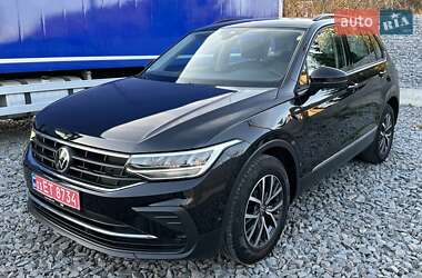 Внедорожник / Кроссовер Volkswagen Tiguan 2021 в 