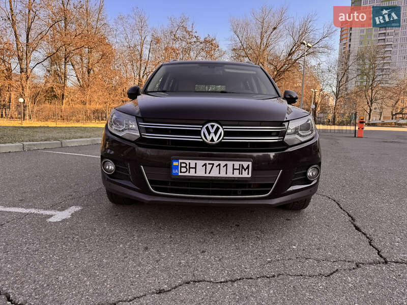 Внедорожник / Кроссовер Volkswagen Tiguan 2014 в Одессе