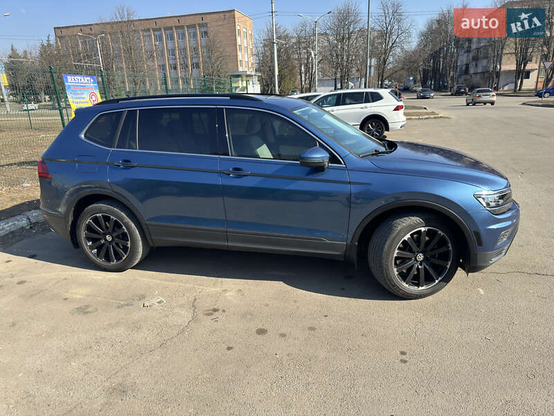 Внедорожник / Кроссовер Volkswagen Tiguan 2018 в Харькове