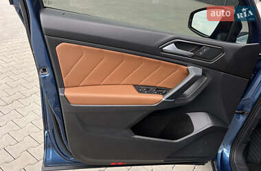 Внедорожник / Кроссовер Volkswagen Tiguan 2018 в 