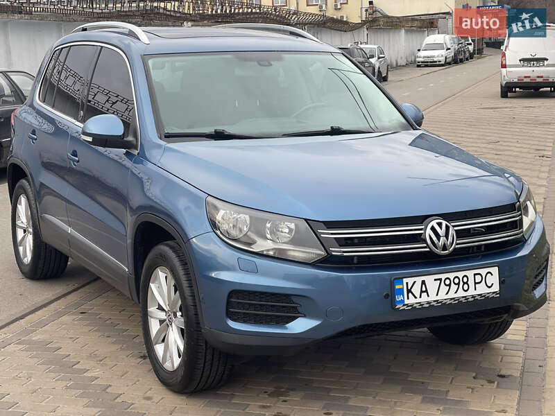 Внедорожник / Кроссовер Volkswagen Tiguan 2016 в 