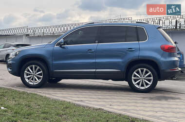 Внедорожник / Кроссовер Volkswagen Tiguan 2016 в 