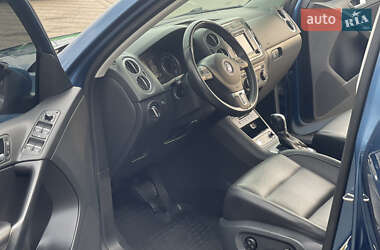 Внедорожник / Кроссовер Volkswagen Tiguan 2016 в 