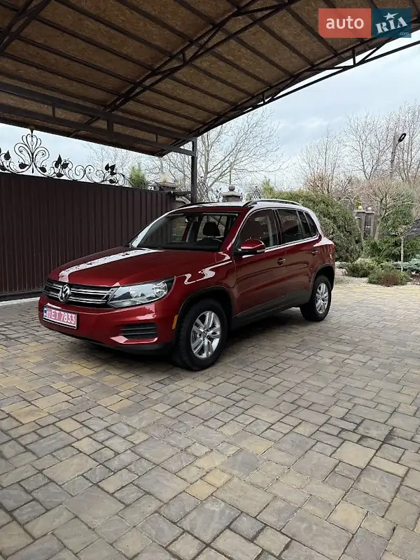 Позашляховик / Кросовер Volkswagen Tiguan 2015 в 