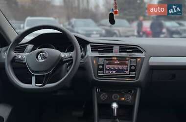 Позашляховик / Кросовер Volkswagen Tiguan 2017 в 