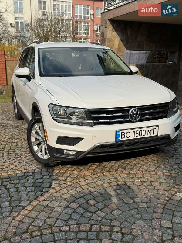 Позашляховик / Кросовер Volkswagen Tiguan 2017 в 