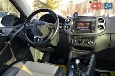 Внедорожник / Кроссовер Volkswagen Tiguan 2016 в 